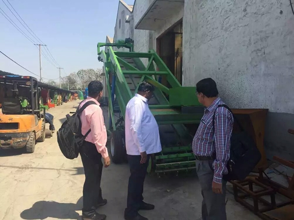 青貯取料機